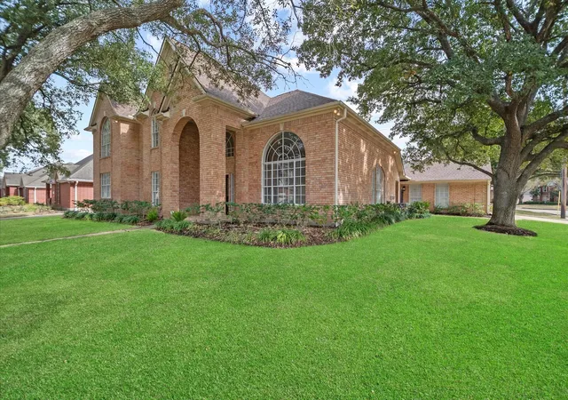 Photo 2 of Sale Pending at 2911 Norwood Hills Dr, Katy, TX 77450 | MLS# 34475766 | Listing updated on 2026-09-18