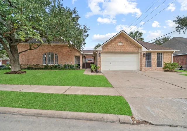 Photo 3 of Sale Pending at 2911 Norwood Hills Dr, Katy, TX 77450 | MLS# 34475766 | Listing updated on 2026-09-18