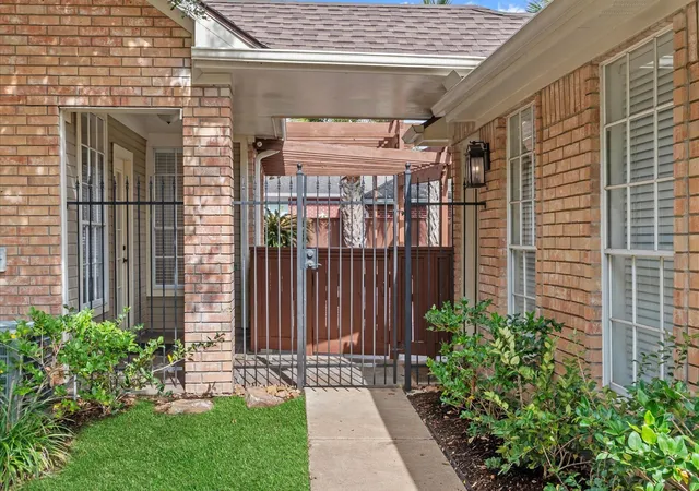 Photo 3 of Sale Pending at 2911 Norwood Hills Dr, Katy, TX 77450 | MLS# 34475766 | Listing updated on 2026-09-18