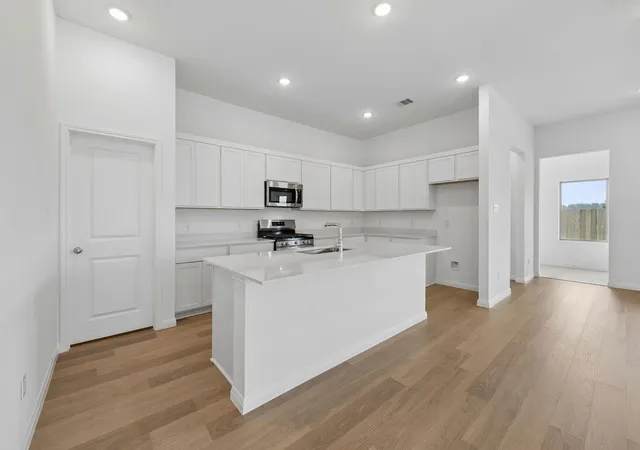4th image of 1204 Pavia Fields Dr, Huffman, TX 77336 | MLS# 43214271