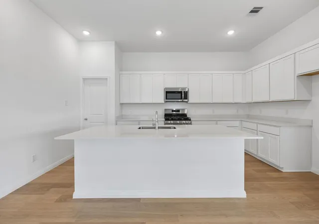 5th image of 1204 Pavia Fields Dr, Huffman, TX 77336 | MLS# 43214271