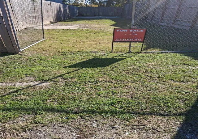 Photo 2 of Sale Pending at 629 E 37th Street, Houston, TX 77022 | MLS# 81985356 | Listing updated on 2026-10-06