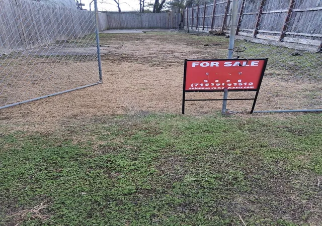 Photo 3 of Sale Pending at 629 E 37th Street, Houston, TX 77022 | MLS# 81985356 | Listing updated on 2026-10-06