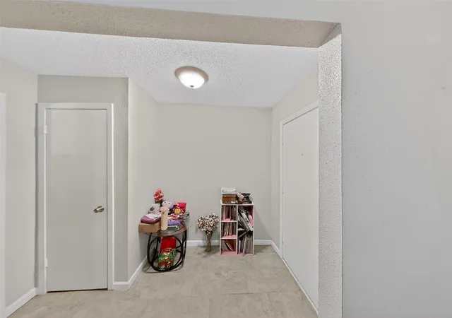 4th image of 8101 Amelia Rd #404, Houston, TX 77055 | MLS# 66957883