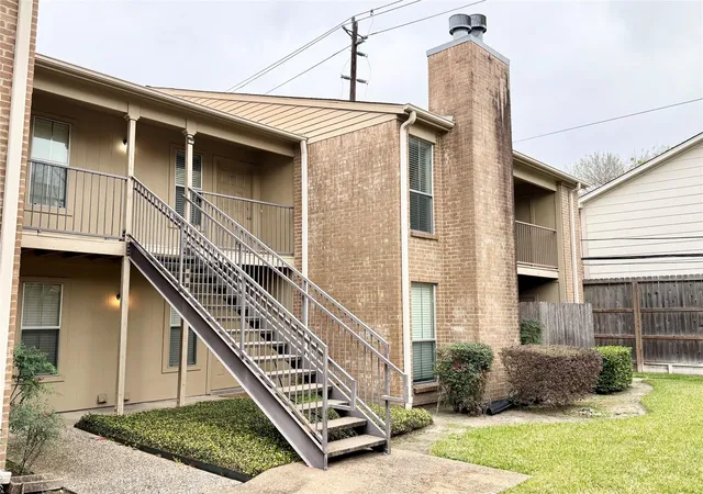 1st image of 700 Thicket Ln #406, Houston, TX 77079 | MLS# 78283834