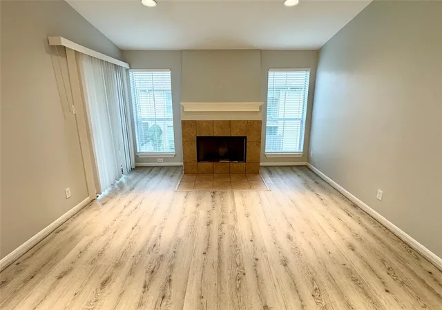 2nd image of 700 Thicket Ln #406, Houston, TX 77079 | MLS# 78283834