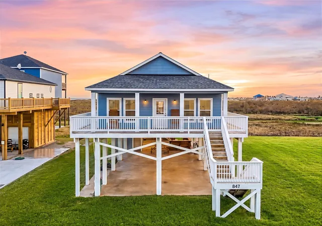 Photo 3 of Single family home for sale at 847 S Tinkle Ln, Port Bolivar, TX 77650 | MLS# 14017507 | Listing updated on 2026-08-21