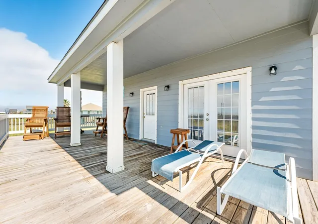 Photo 4 of Single family home for sale at 847 S Tinkle Ln, Port Bolivar, TX 77650 | MLS# 14017507 | Listing updated on 2026-08-21
