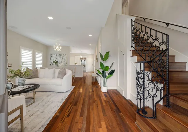 3rd image of 5301 Blossom St, Houston, TX 77007 | MLS# 53259957
