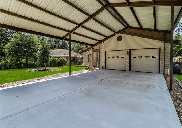 Photo 3 of Sale Pending at 415 Northwood Dr, Conroe, TX 77303 | MLS# 15899588 | Listing updated on 2026-09-12