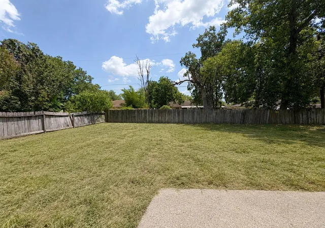 15th image of 4614 27th St, Dickinson, TX 77539 | MLS# 83065421