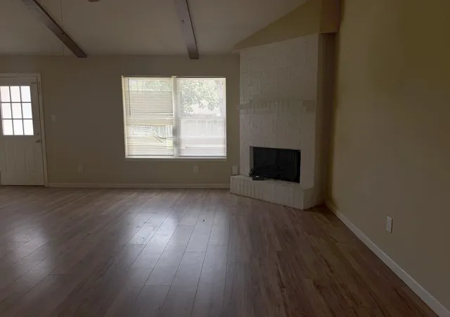 4th image of 4614 27Th St, Dickinson, TX 77539 | MLS# 83065421