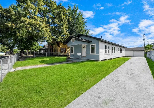 Photo 2 of Single family home for sale at 3321 Michigan St, Baytown, TX 77520 | MLS# 63284070 | Listing updated on 2026-07-25