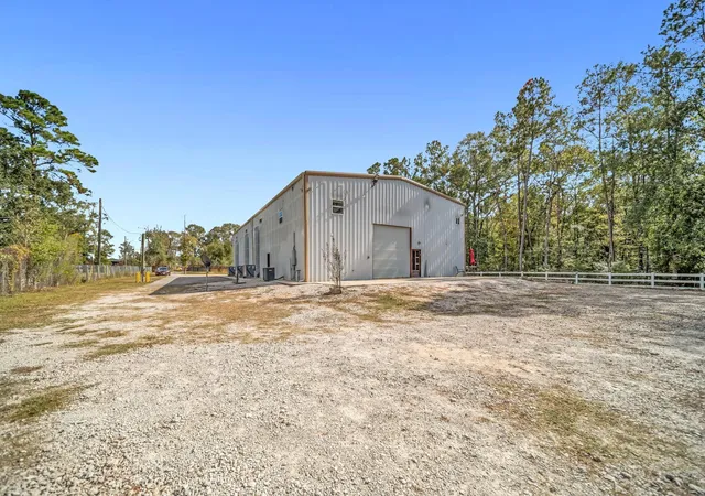 Photo 2 of Single family home for sale at 10894 Los Cabos Dr, Conroe, TX 77306 | MLS# 90424660 | Listing updated on 2026-07-28