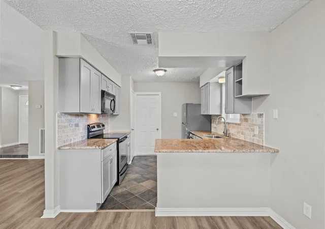 Photo 2 of Sale Pending at 310 Windward Dr, League City, TX 77573 | MLS# 45796212 | Listing updated on 2026-10-07