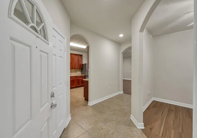 2nd image of 26 Greenwich Pl, Conroe, TX 77384 | MLS# 77349678