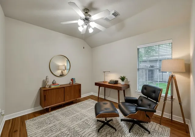 3rd image of 26 Greenwich Pl, Conroe, TX 77384 | MLS# 77349678