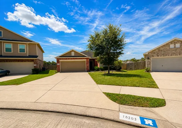 Photo 3 of Single family home for sale at 16203 Augusta Oaks Ct, Crosby, TX 77532 | MLS# 76143603 | Listing updated on 2026-08-21