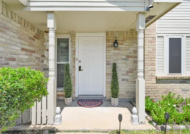 Photo 3 of Single family home for sale at 8031 Summer Pl Dr, Humble, TX 77338 | MLS# 51782116 | Listing updated on 2026-08-26