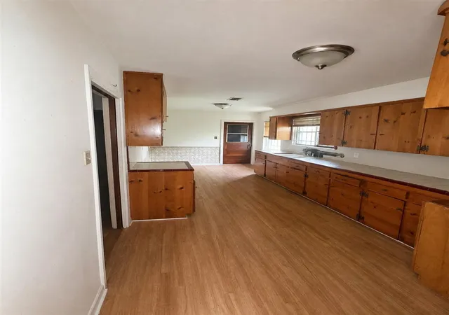 2nd image of 615 Glenburnie Dr, Houston, TX 77022 | MLS# 4612072