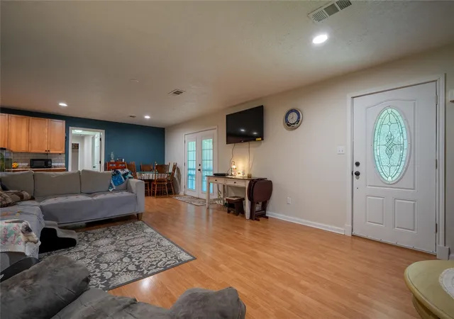 Photo 4 of Single family home for sale at 145 Inlet Dr, Livingston, TX 77351 | MLS# 4358962 | Listing updated on 2026-03-25