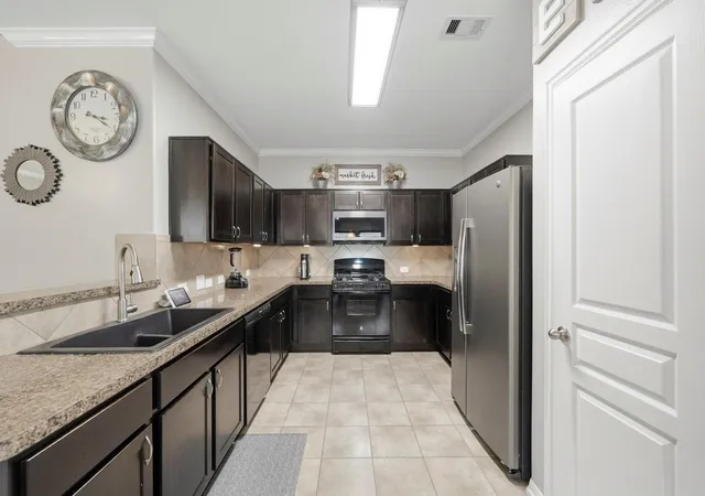 Photo 3 of Single family home for sale at 14 Garden Springs Ct, Manvel, TX 77578 | MLS# 72446130 | Listing updated on 2026-09-15
