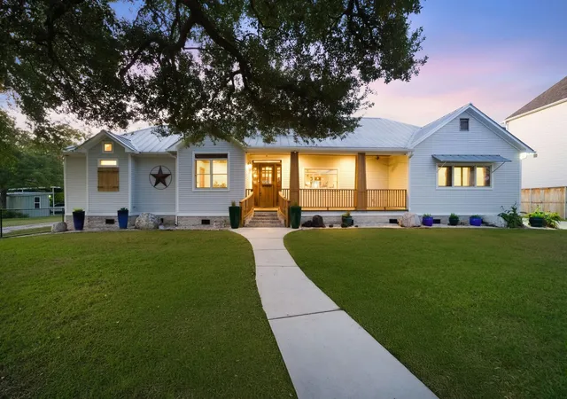Photo 2 of Single family home for sale at 941 Judiway St, Houston, TX 77018 | MLS# 13315636 | Listing updated on 2026-09-19