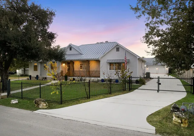 Photo 3 of Single family home for sale at 941 Judiway St, Houston, TX 77018 | MLS# 13315636 | Listing updated on 2026-09-19