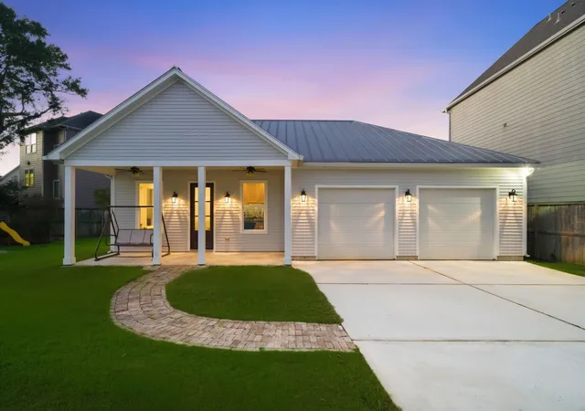 Photo 3 of Single family home for sale at 941 Judiway St, Houston, TX 77018 | MLS# 13315636 | Listing updated on 2026-09-19