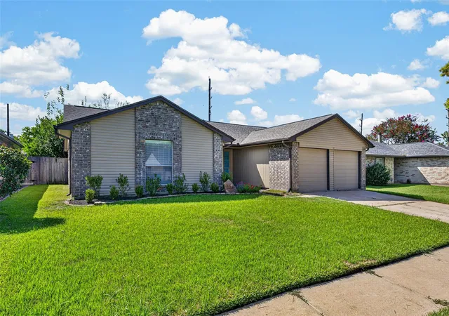 Photo 3 of Single family home for sale at 707 Shenandoah Dr, Richmond, TX 77469 | MLS# 52528406 | Listing updated on 2026-10-07