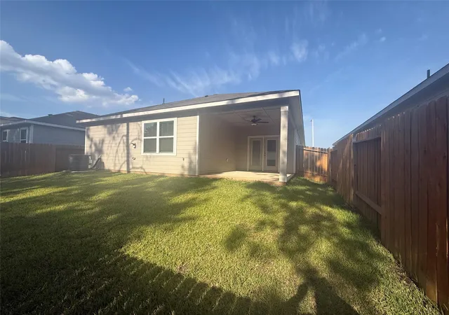 2nd image of 15415 Maple Terrace Dr, Conroe, TX 77303 | MLS# 4195153