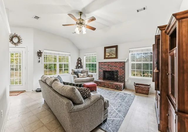 5th image of 691 Bishop Rd, Huntsville, TX 77320 | MLS# 22692544