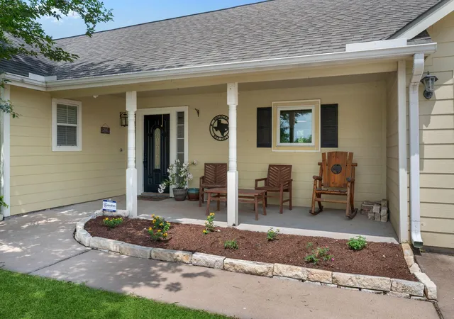 Photo 3 of Sale Pending at 1945 Settlers Way Dr, Sealy, TX 77474 | MLS# 81595696 | Listing updated on 2026-09-08