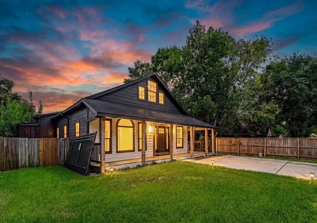 Single family home for sale at 6833 Stone Hvn Way, Houston, TX 77085 | MLS# 57033034