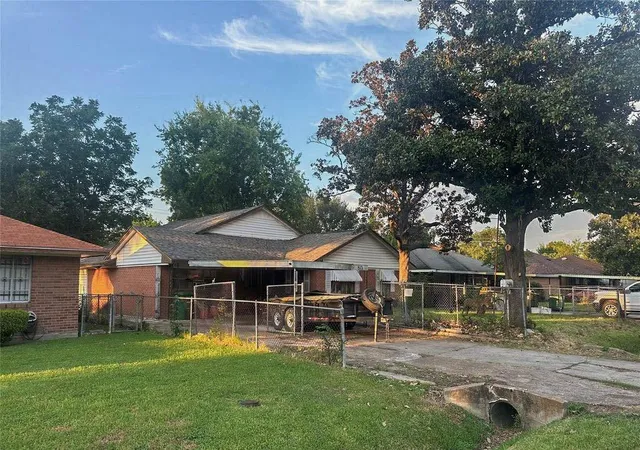 1st image of 513 Sunnyside St, Houston, TX 77076 | MLS# 94468631