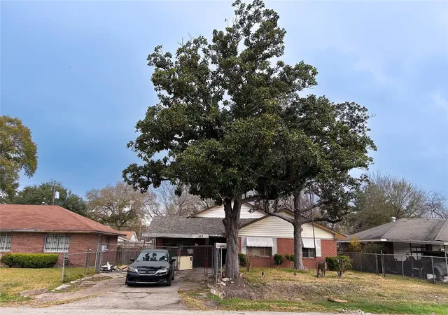 2nd image of 513 Sunnyside St, Houston, TX 77076 | MLS# 94468631