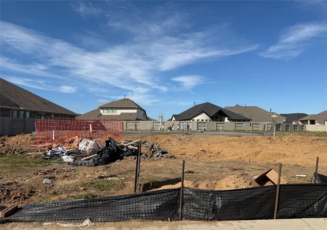 5th image of 2510 Gleaming Pear Dr, Manvel, TX 77578 | MLS# 23495323