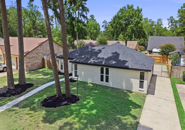 4th image of 25402 Thistlewaite Ln, Spring, TX 77373 | MLS# 74469144