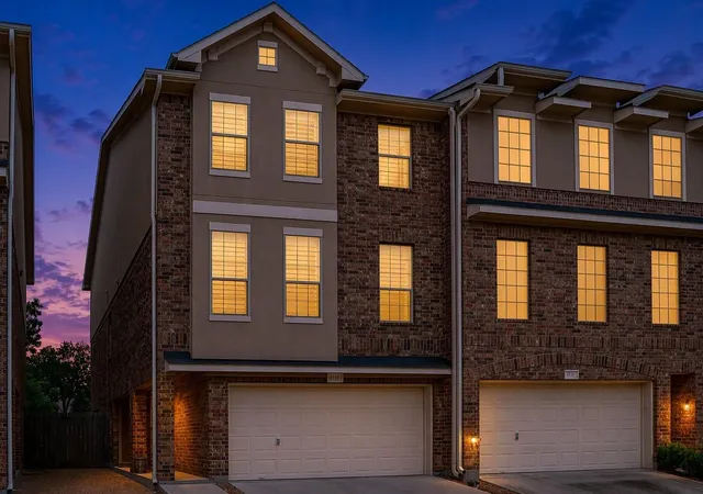 Townhouse for sale at 8118 Stoneyway Dr, Houston, TX 77040 | MLS# 81232488