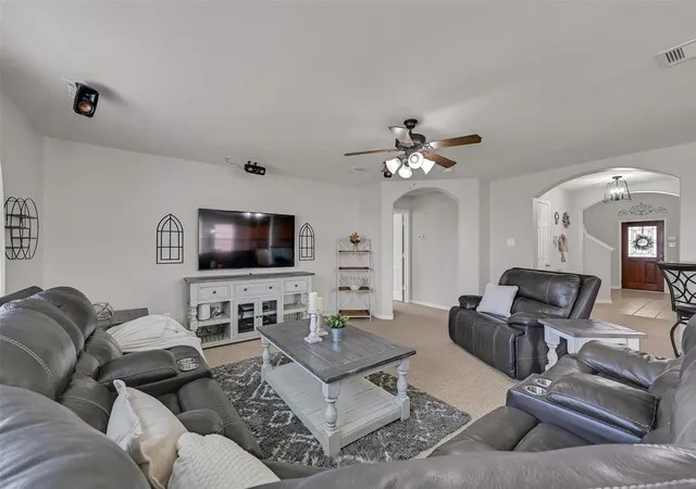 Photo 3 of Single family home for sale at 2516 Goldeneye Ln, League City, TX 77573 | MLS# 33696963 | Listing updated on 2026-09-19