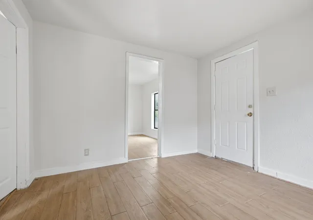 Photo 3 of Single family home for sale at 412 Owens St, Houston, TX 77029 | MLS# 65177808 | Listing updated on 2026-08-01