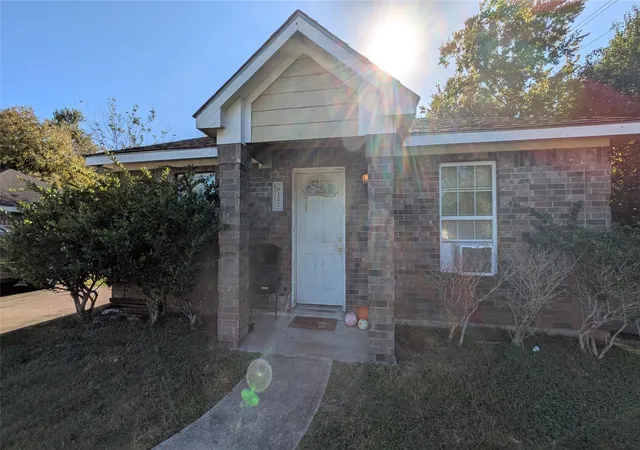 Photo 1 of Multi family home for sale at 6102 Harbrook Dr, Houston, TX 77087 | MLS# 55737553 | Listing updated on 2026-06-16