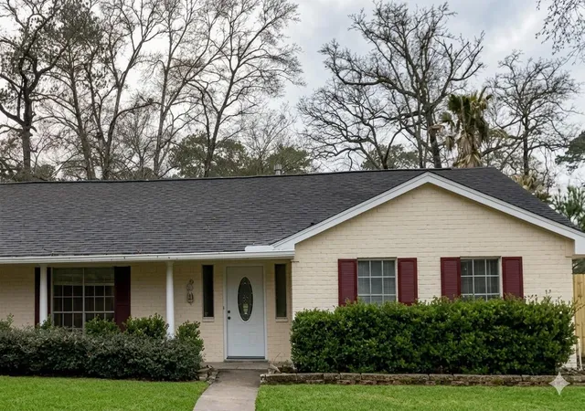 Photo 2 of Single family home for sale at 809 Glen Holw Dr, Conroe, TX 77385 | MLS# 57997523 | Listing updated on 2026-08-25