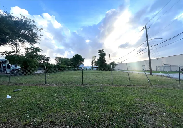 Photo 1 of Land for sale at 2002 Telephone Rd, Houston, TX 77023 | MLS# 59223584 | Listing updated on 2026-05-06