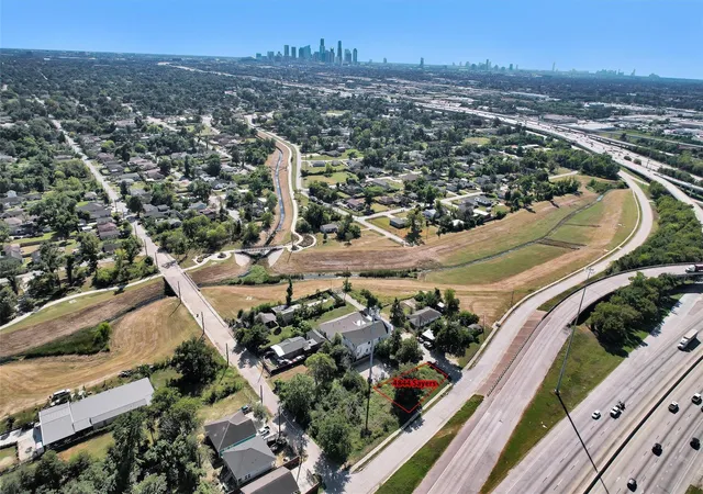 Photo 1 of Land for sale at 4844 Sayers St, Houston, TX 77026 | MLS# 33519355 | Listing updated on 2026-09-10