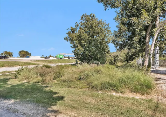 Photo 3 of Land for sale at 4844 Sayers St, Houston, TX 77026 | MLS# 33519355 | Listing updated on 2026-09-10