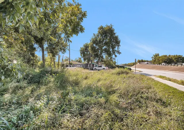 Photo 3 of Land for sale at 4844 Sayers St, Houston, TX 77026 | MLS# 33519355 | Listing updated on 2026-09-10
