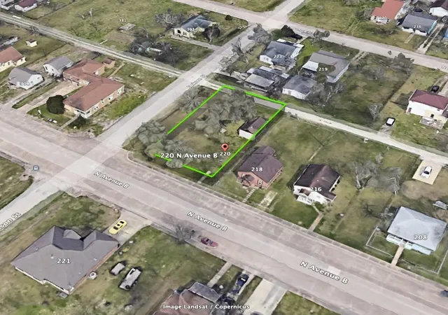 Homes for sale in Freeport, TX | 220 N Avenue B, Freeport, TX 77541 | MLS# 5961379