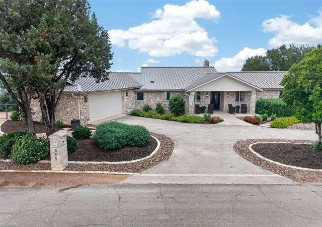 Photo 2 of Sale Pending at 955 Skyline Dr, Canyon Lake, TX 78133 | MLS# 22739029 | Listing updated on 2026-09-07