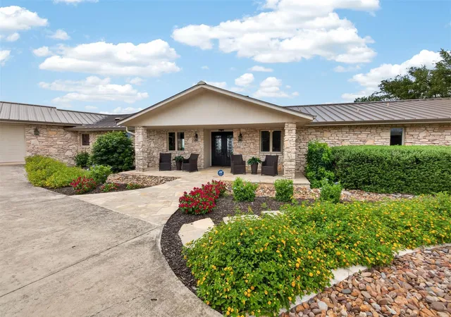 Photo 3 of Sale Pending at 955 Skyline Dr, Canyon Lake, TX 78133 | MLS# 22739029 | Listing updated on 2026-09-07